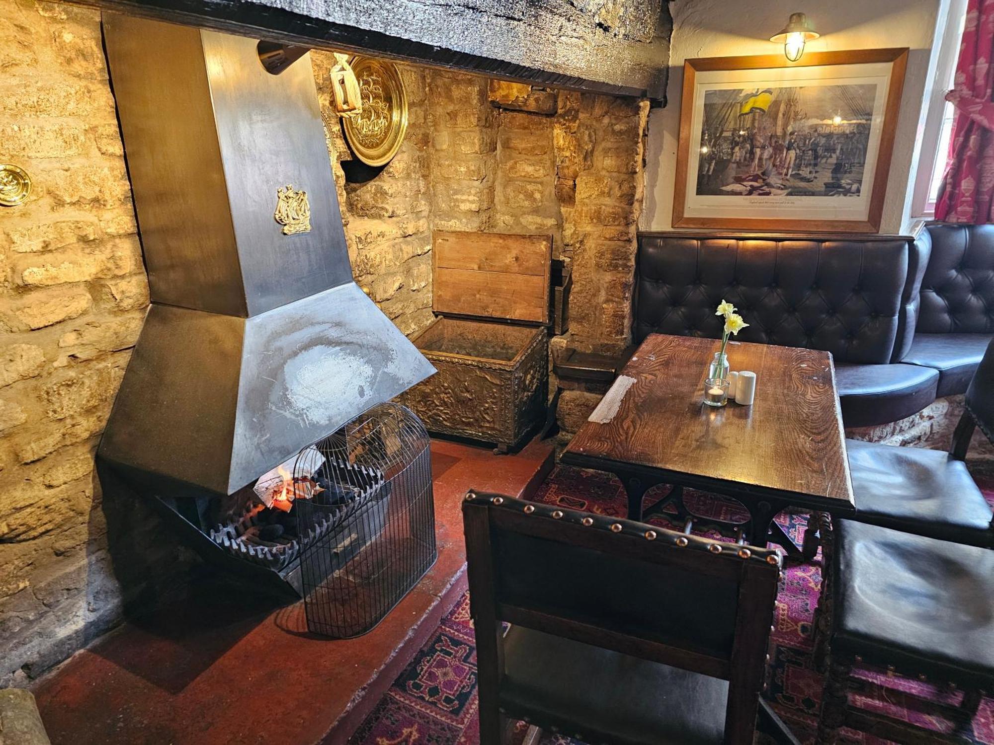 The Ship Inn Oundle Dış mekan fotoğraf